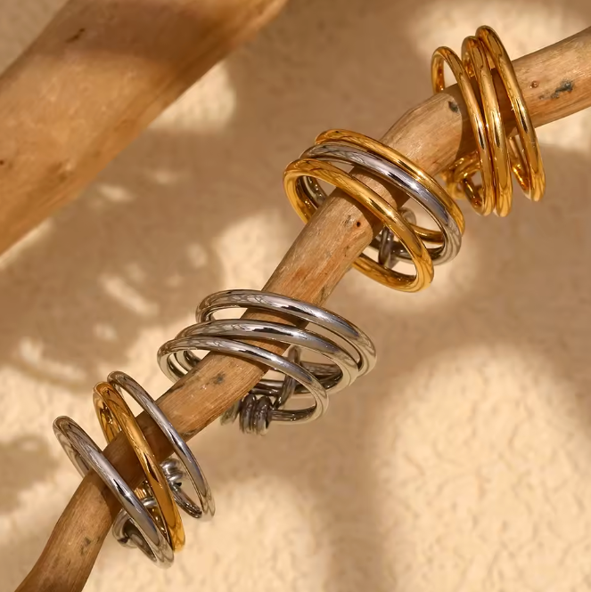 Lyrra Interlocking Anxi Ring