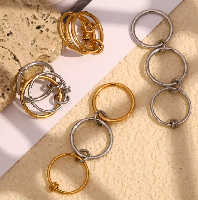 Lyrra Interlocking Anxi Ring